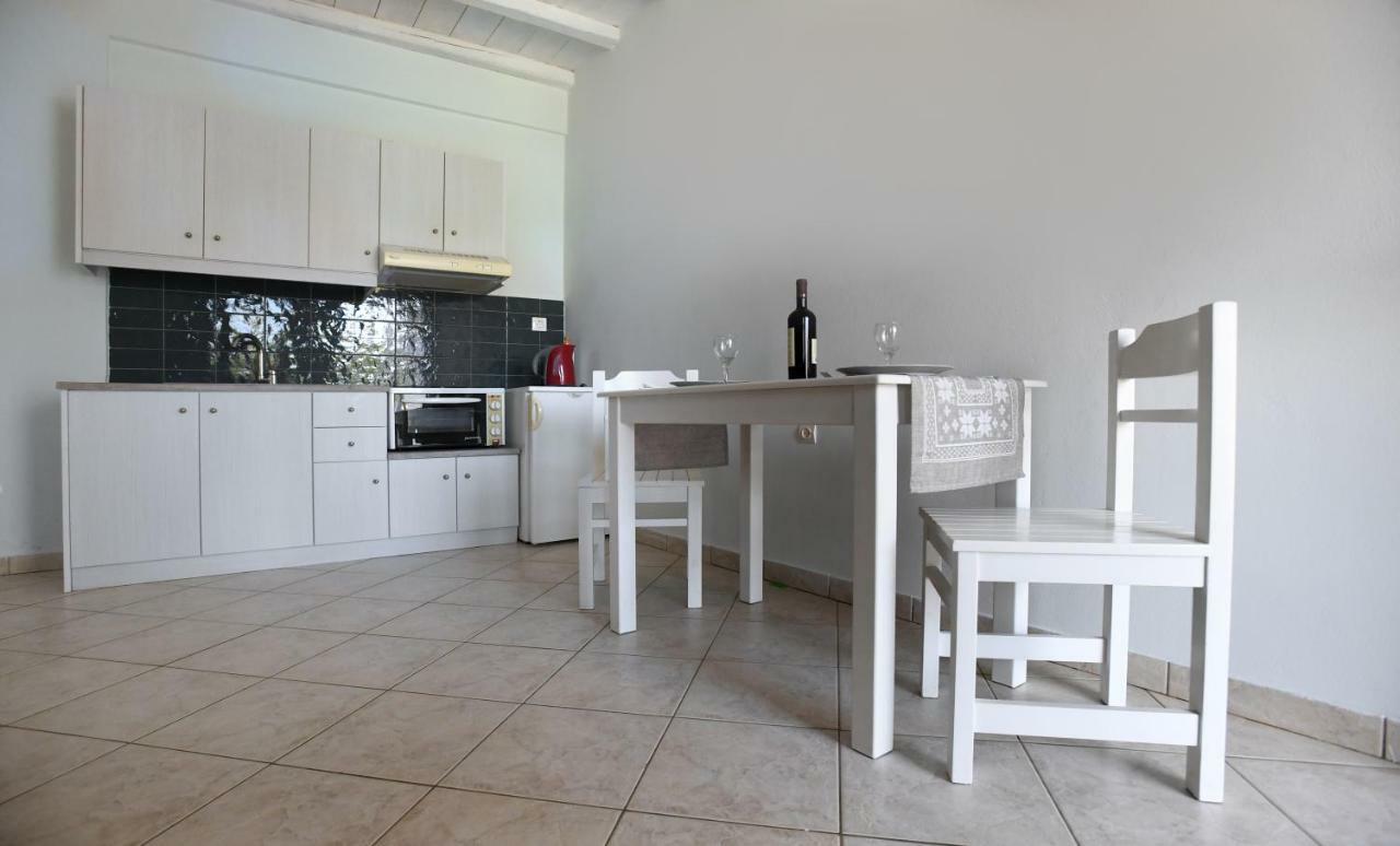 Nostos Beachfront Apartments & Studios Agios Ioannis  Exterior foto