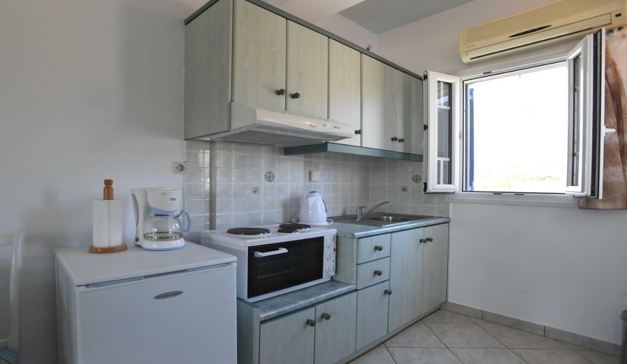 Nostos Beachfront Apartments & Studios Agios Ioannis  Exterior foto